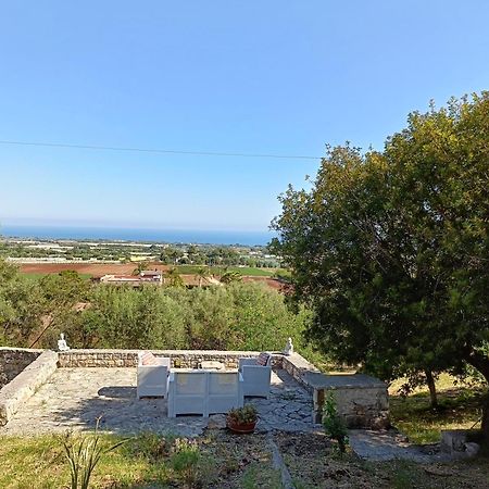 Le Finestre Sul Mare Bed & Breakfast Конверсано Екстериор снимка