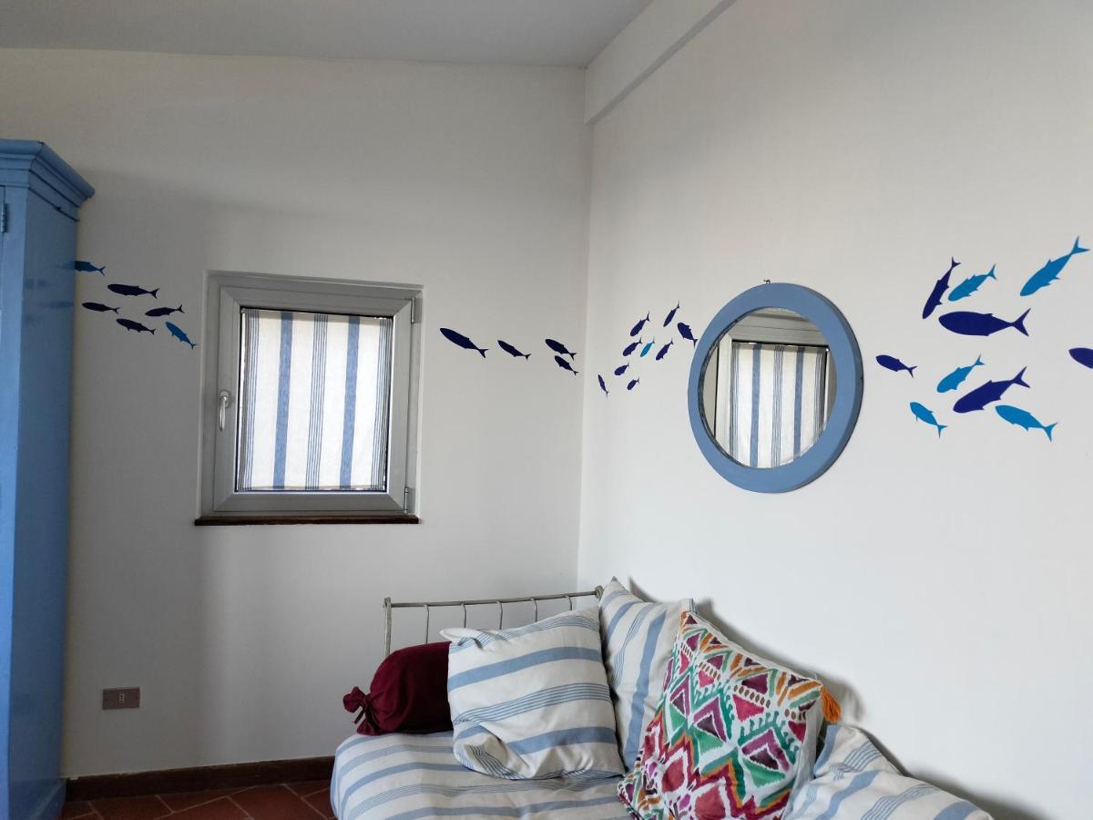 Le Finestre Sul Mare Bed & Breakfast Конверсано Екстериор снимка