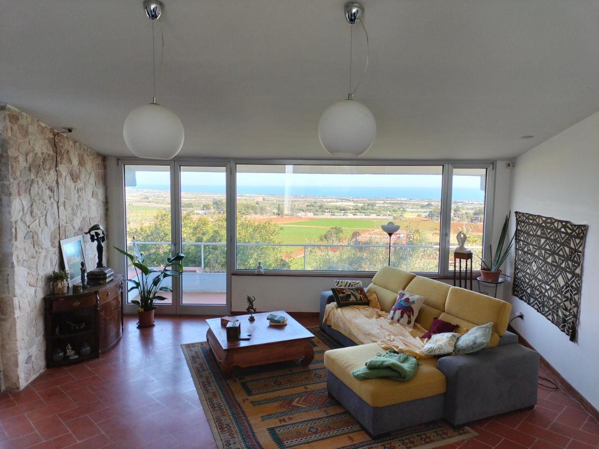 Le Finestre Sul Mare Bed & Breakfast Конверсано Екстериор снимка