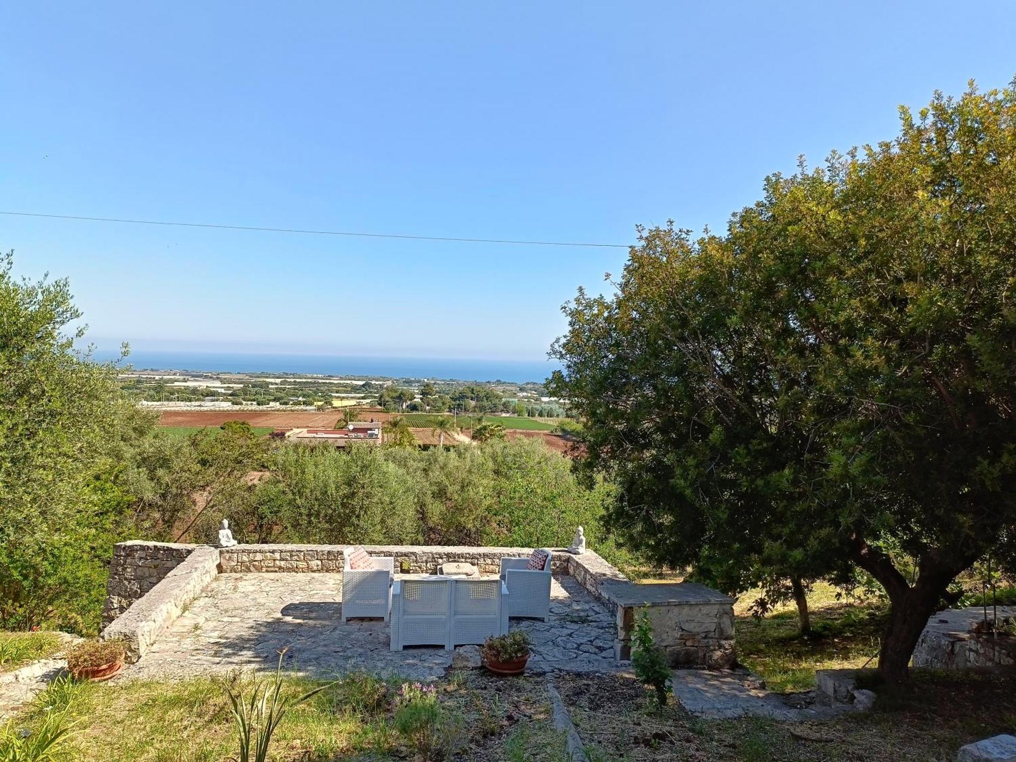 Le Finestre Sul Mare Bed & Breakfast Конверсано Екстериор снимка