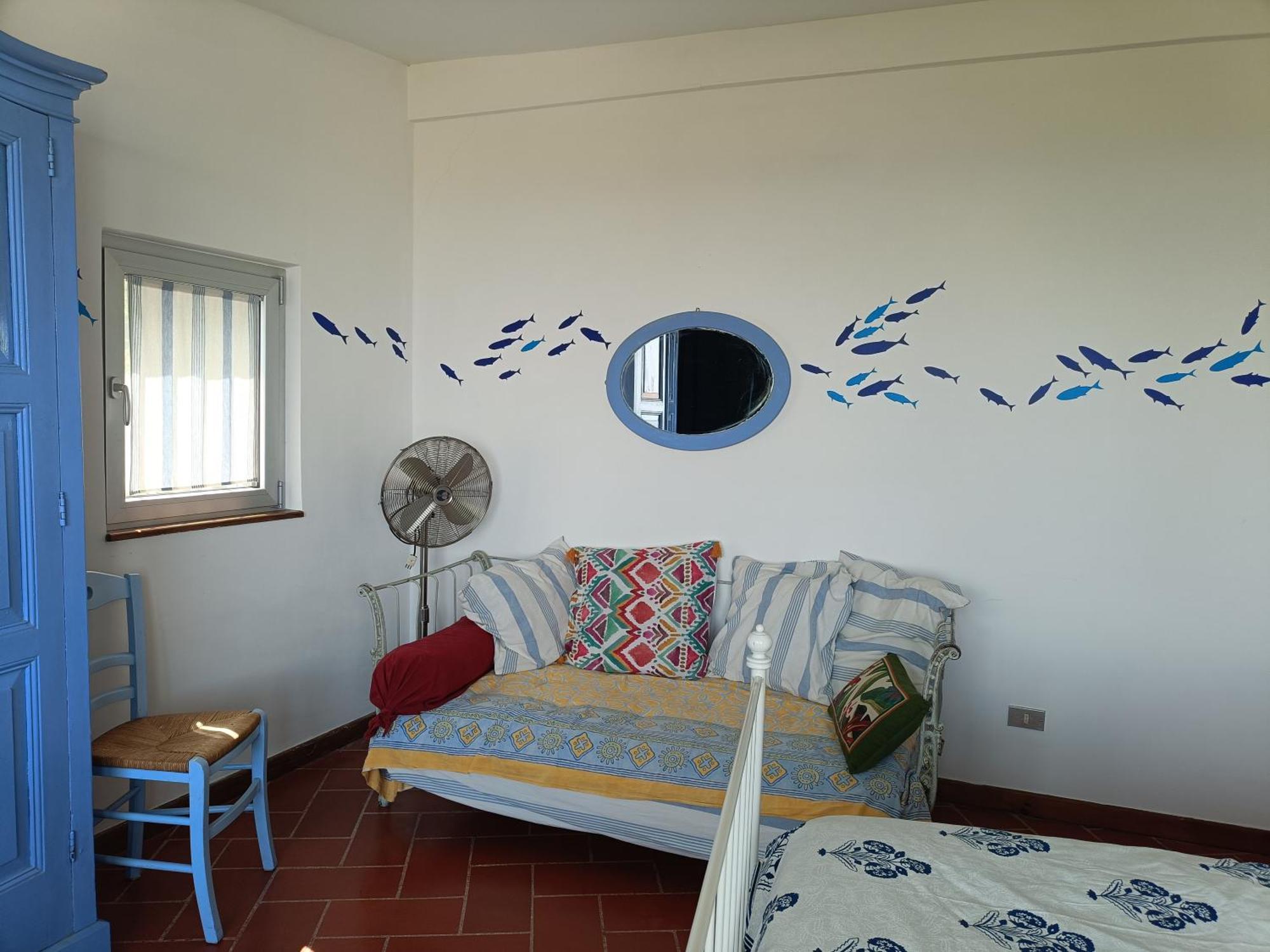 Le Finestre Sul Mare Bed & Breakfast Конверсано Стая снимка